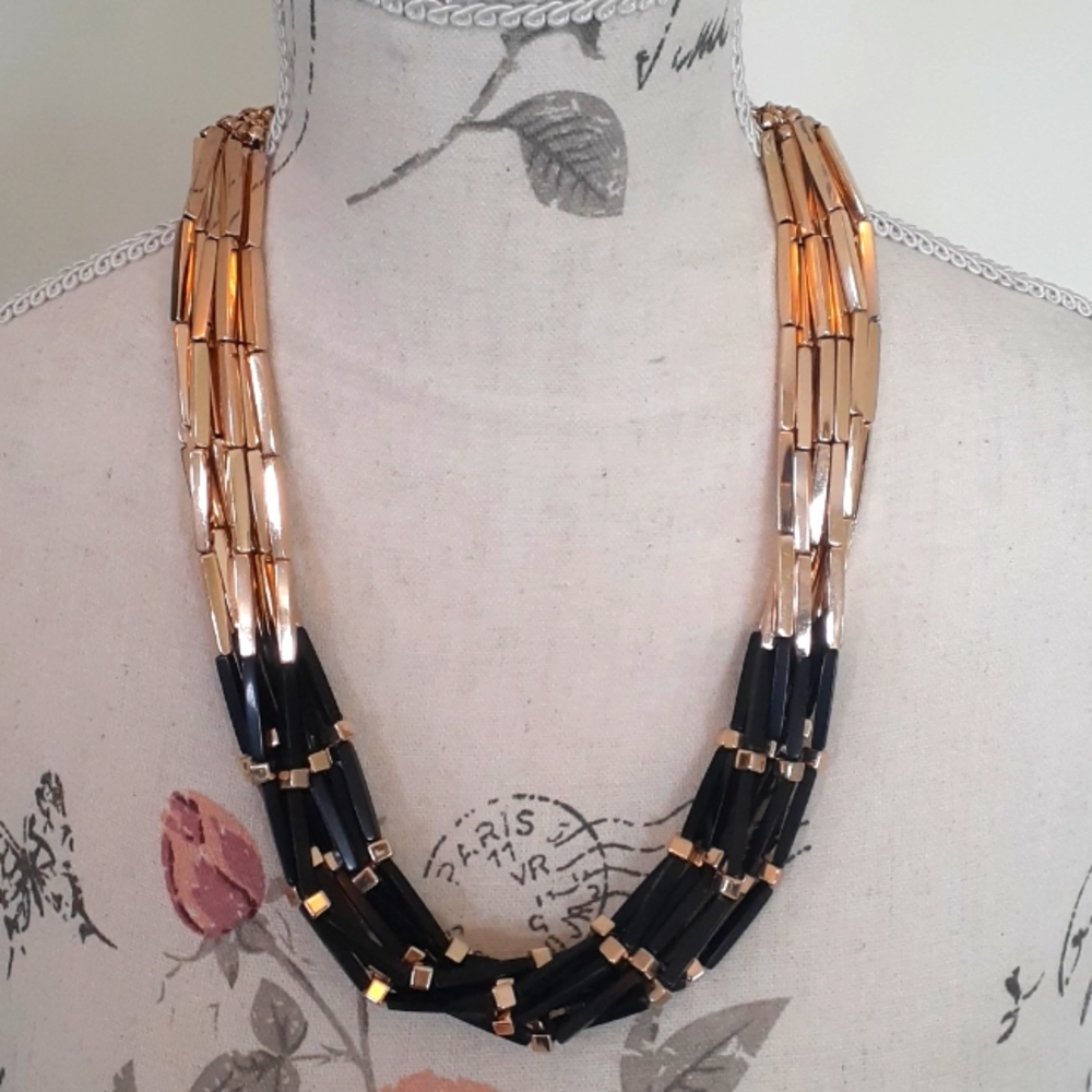 ^ Avon Layers Of Fun Statement Necklace